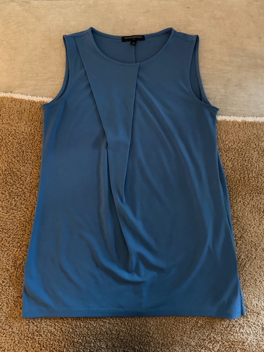 Banana Republic Sleeveless Pleat Front Top in Blue